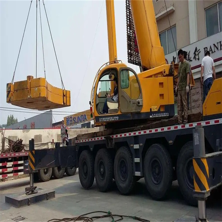 新村镇当地吊车出租|机器吊装|75吨|工厂搬迁服务